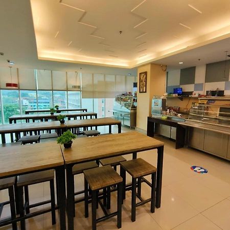 Greenwindows Hotel Davao Exterior photo